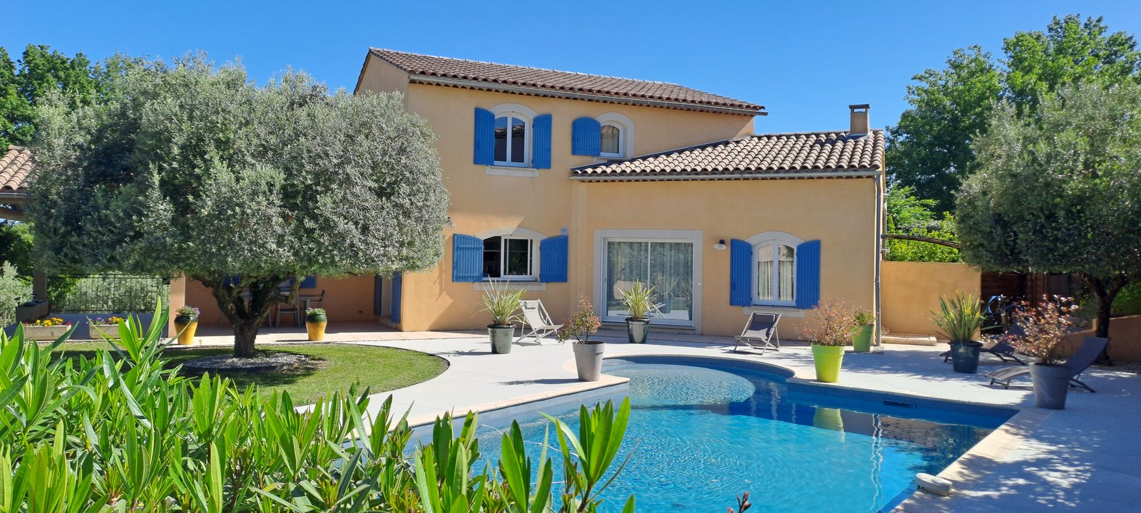 Vue extérieure côté piscine